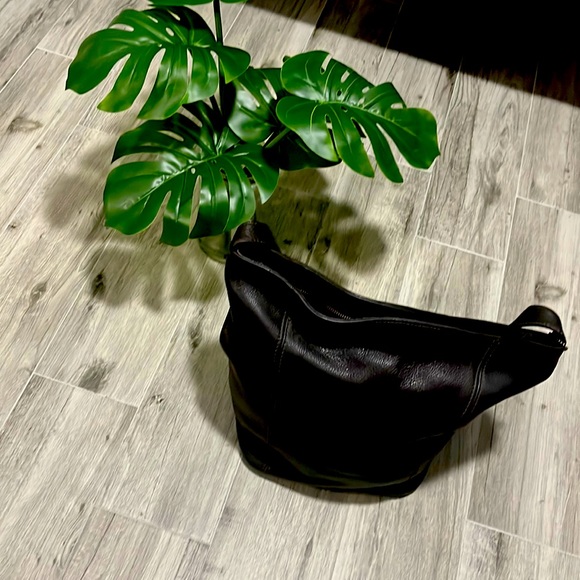 Coach leather  purse - Picture 3 of 17